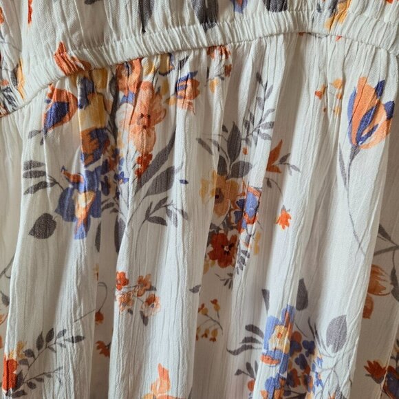 Torrid High Low Ivory Floral Cold Shoulder Short Sleeve V-Neck Top  Sz 2 (2X) - Picture 4 of 14